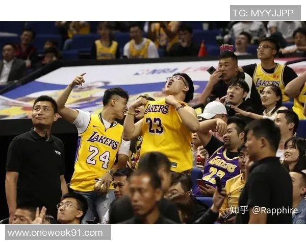 上海足球队团队协作引发热议球迷对战术配合与队员默契的不同看法